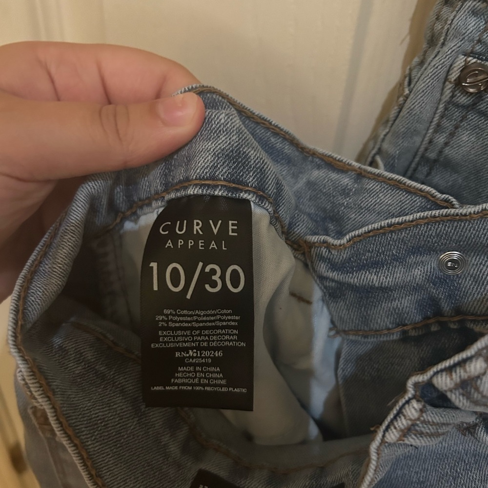 CURVE appeal High-Rise Kick Flare Jeans - Picture 5 of 10